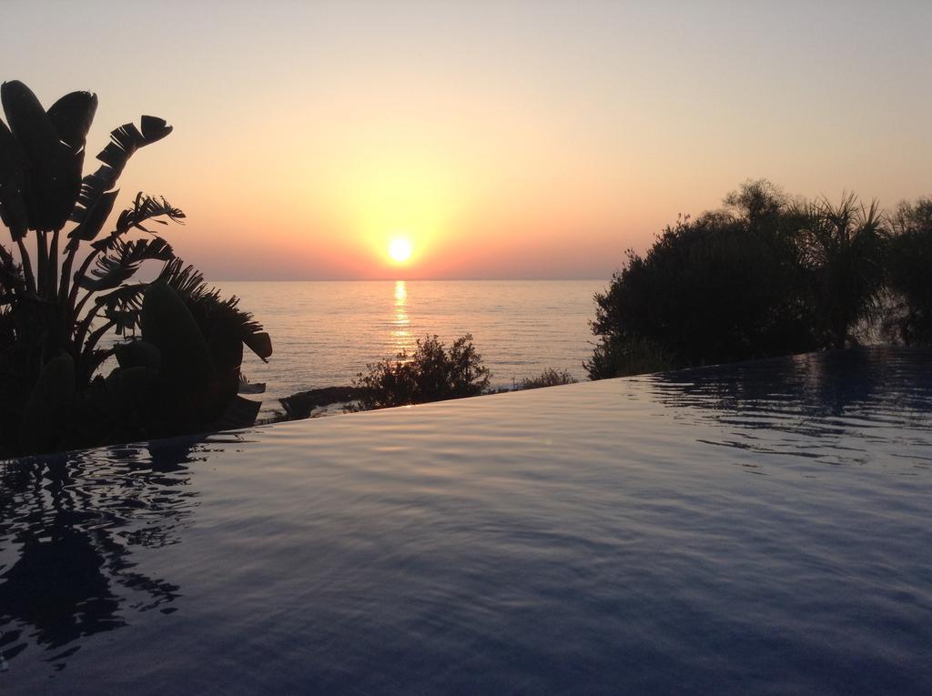 Sunset View Mermaid Villa Pomos Exterior foto